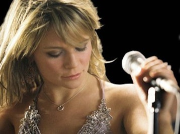 Tara Blaise artist photo