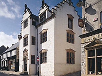 Plas Mawr Elizabethan Town House