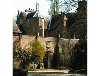 Hellens Manor