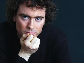 Picture of Paul Lewis
