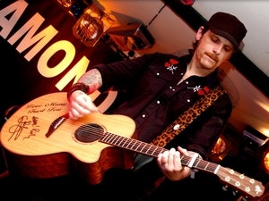 Ricky Warwick