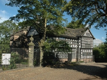 Hall I' Th' Wood Museum