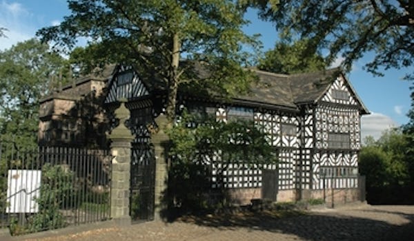 Hall I' Th' Wood Museum