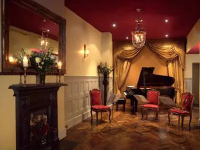 Picture of Chopin & Champagne by Candlelight - 9pm