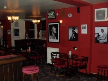 Hope's Bar (Formerly Ronnies Bar)