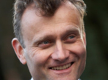 Hugh Dennis artist photo