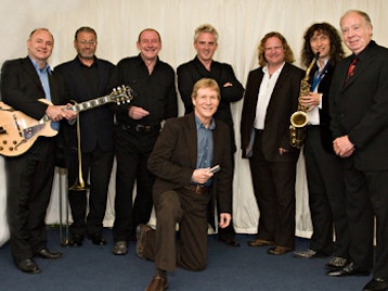 Digby Fairweather's Half Dozen artist photo