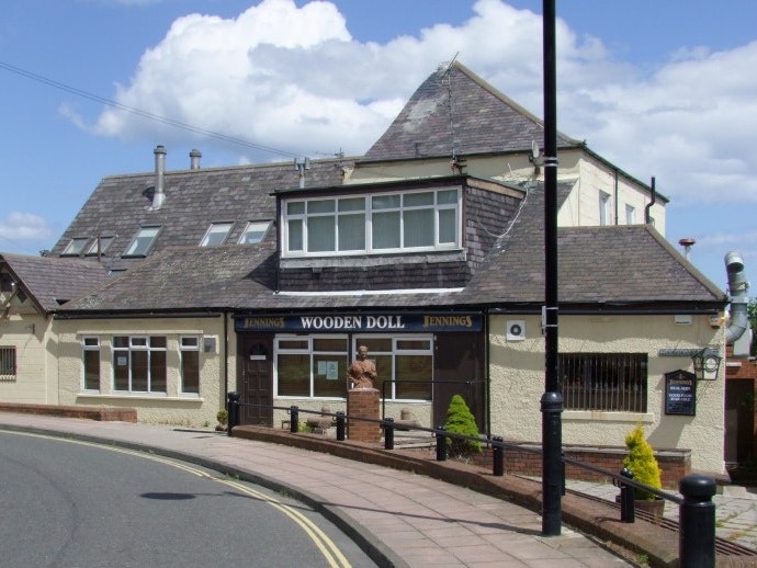 Wooden Doll Inn