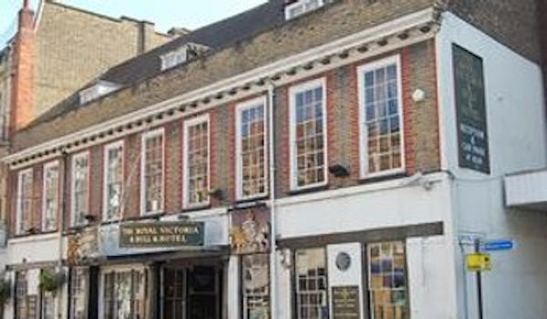 The Royal Victoria & Bull Hotel