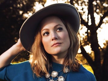 Sara Watkins picture