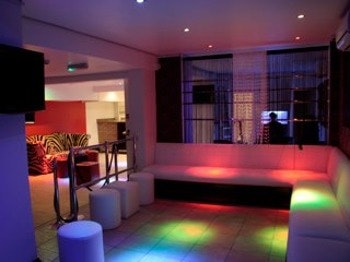 Zubi Bar & Lounge