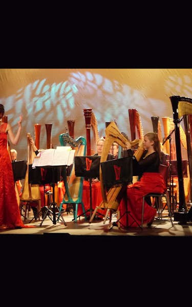International Harp Ensemble, Faryl Smith
