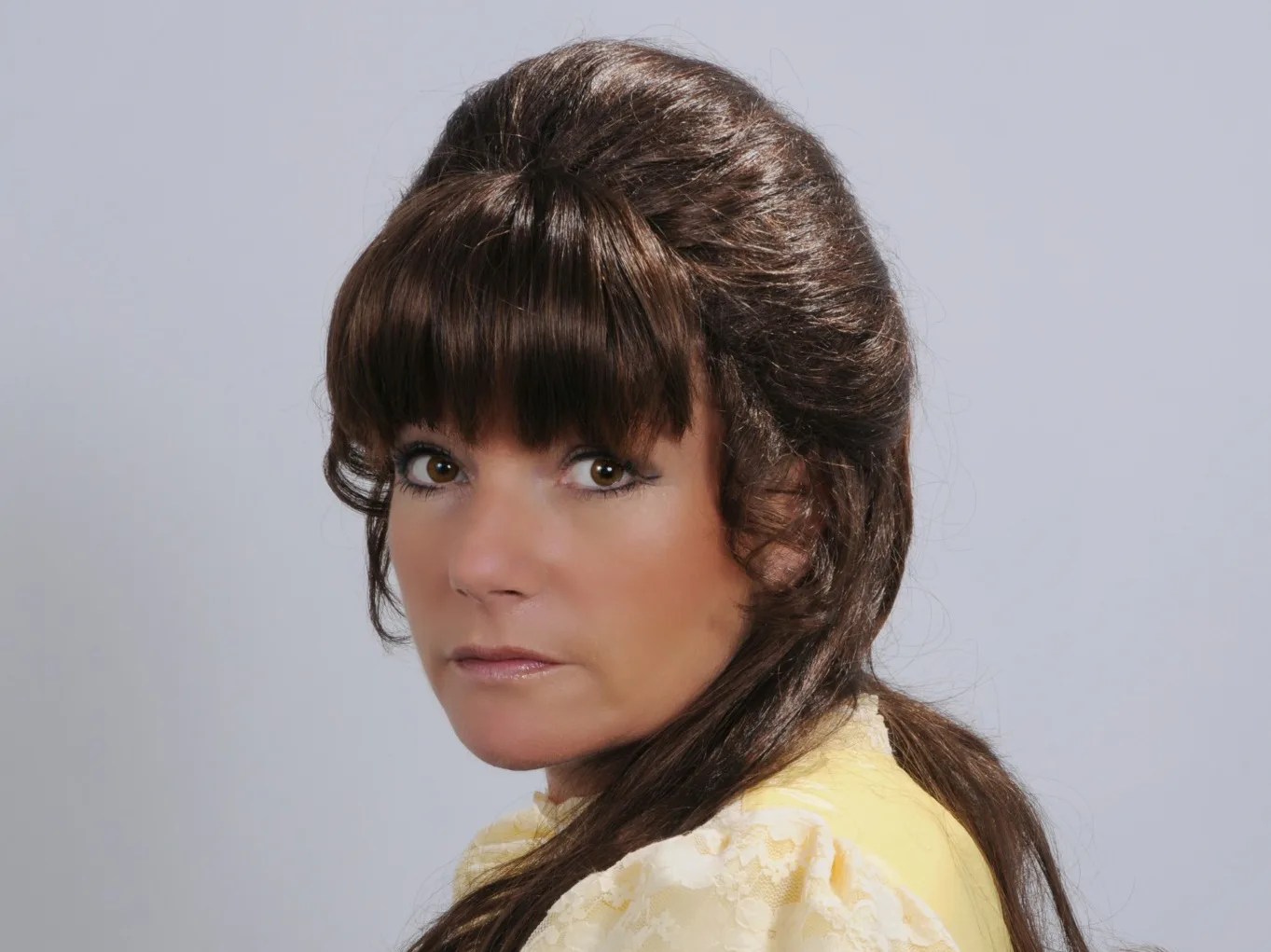 Picture of Toni Lee Performing a Tribute to Karen Carpenter