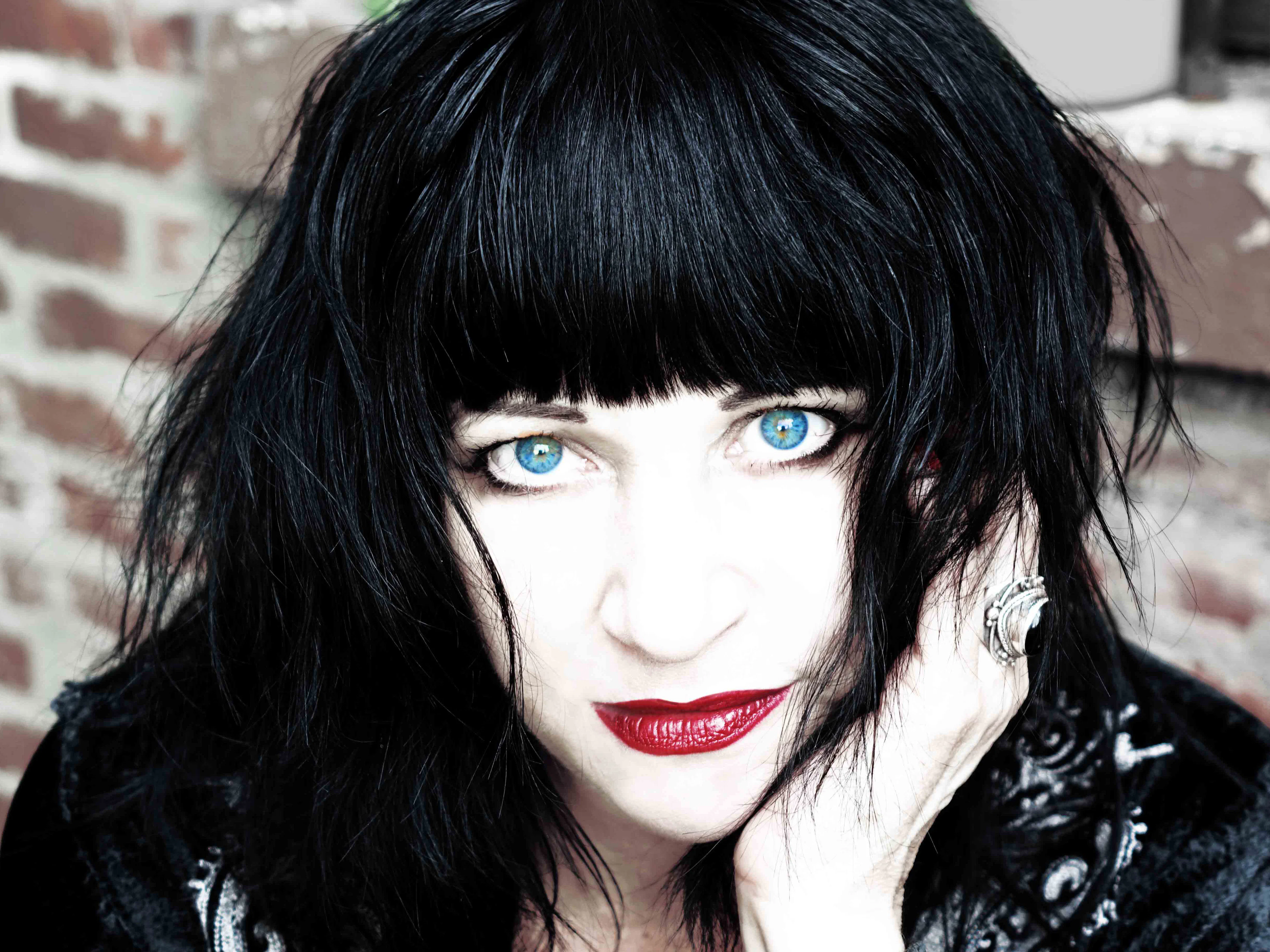 Picture of Lydia Lunch and Marc Hurtado play Suicide