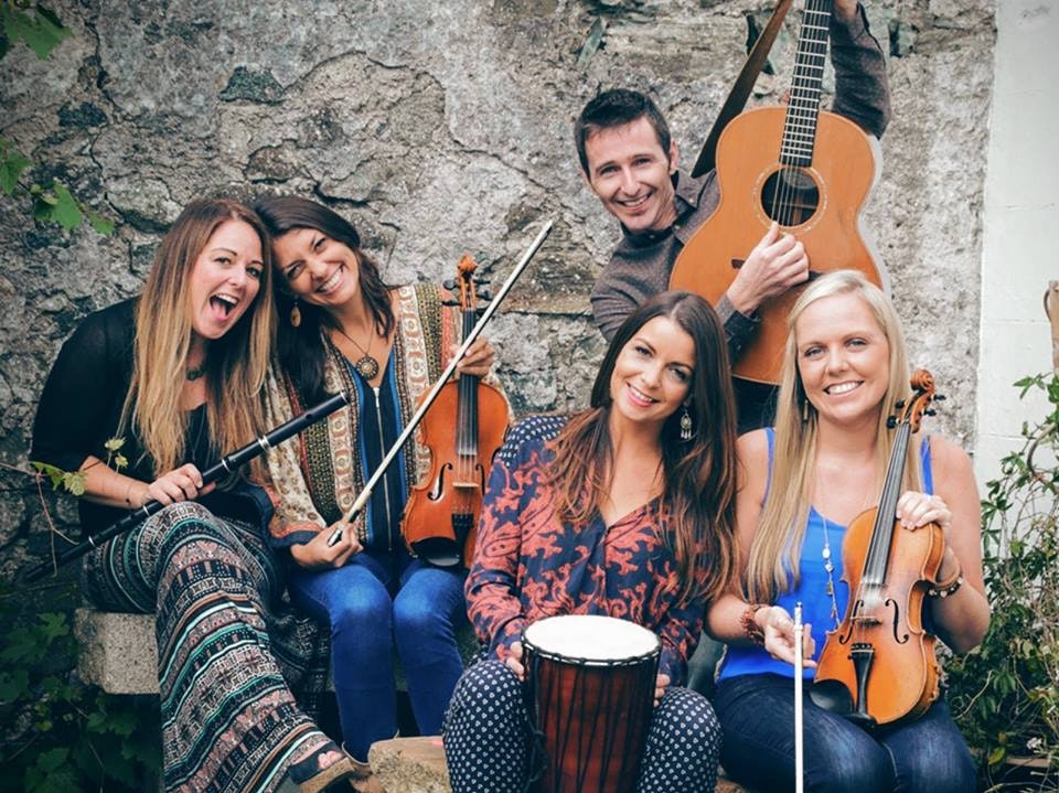 Na Leanai appearing at this event