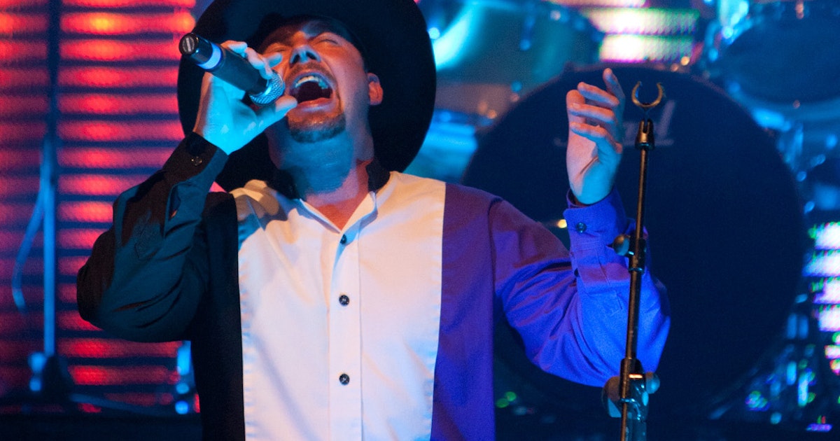 Friends In Low Places The Garth Brooks Story tour dates & tickets