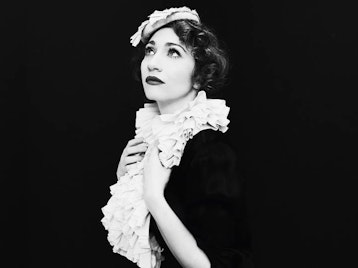 Regina Spektor artist photo