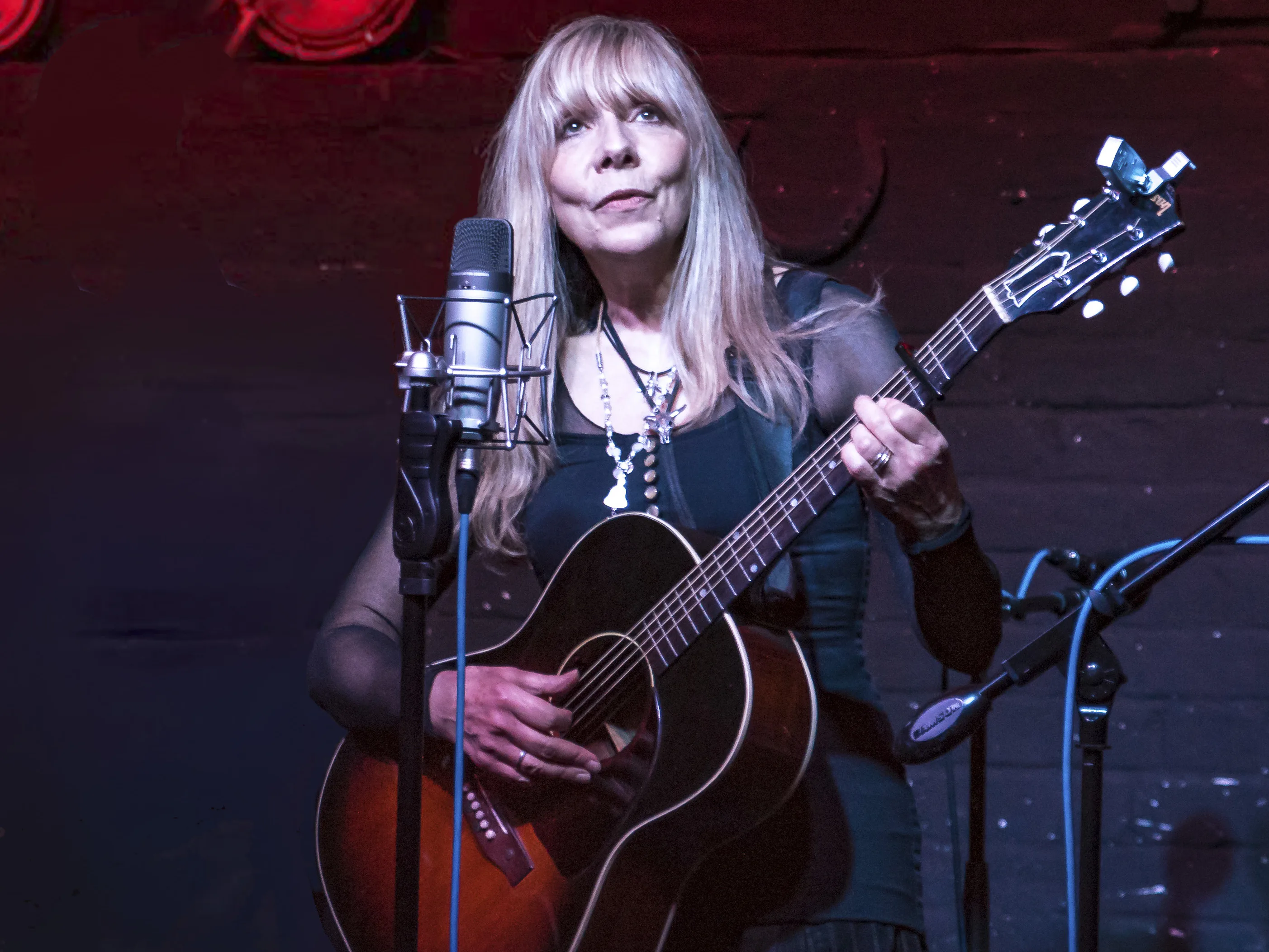 Picture of Charlie Dore