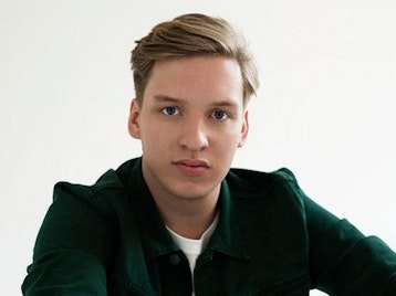George Ezra artist photo