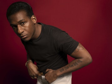 Leon Bridges artist photo