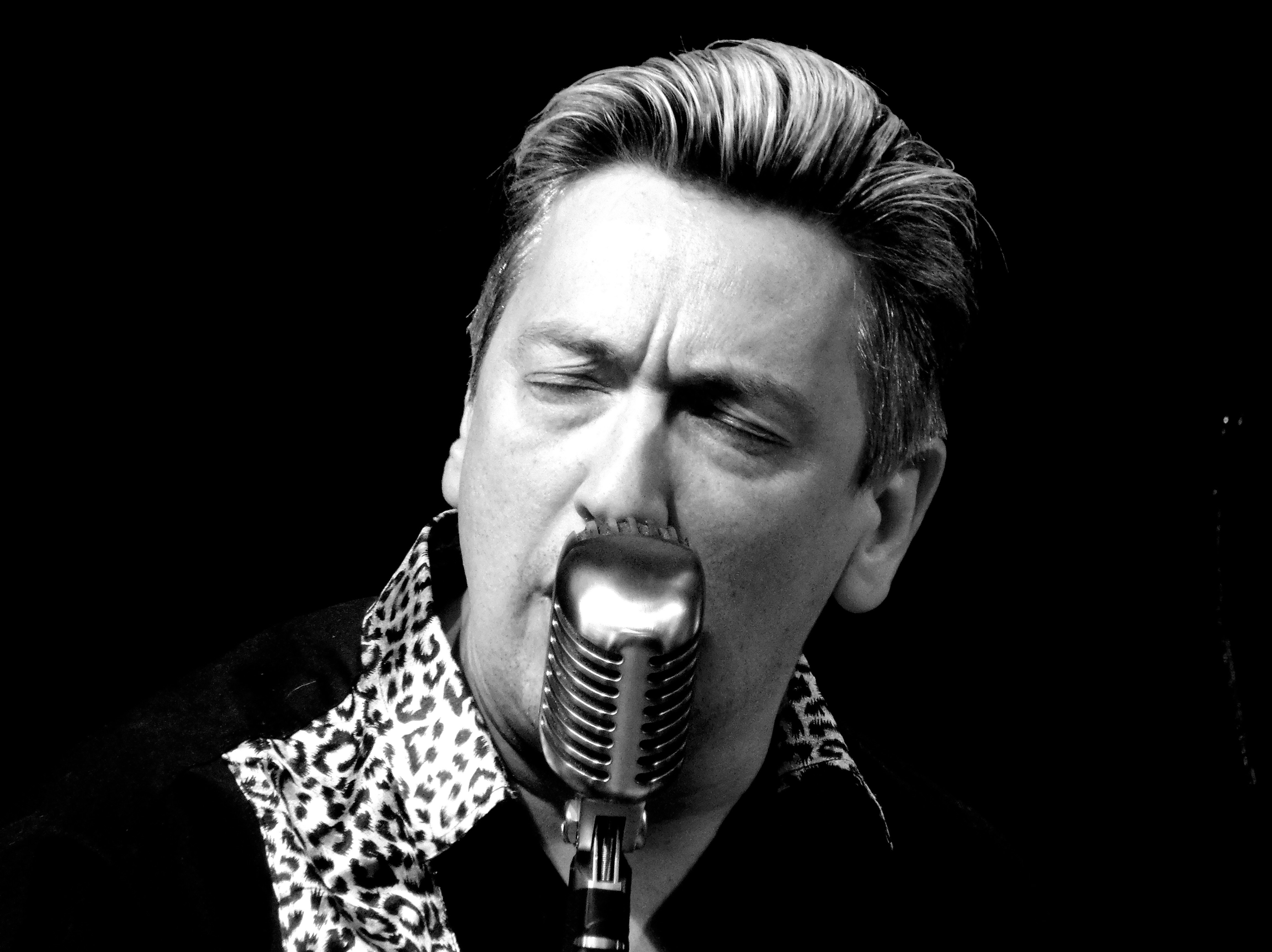 Peter Gill's Rockin & Swingin Christmas...