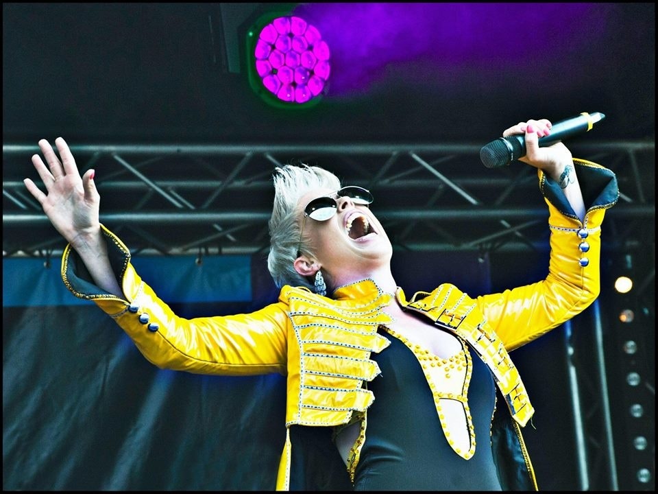 Vicky Jackson as P!NK