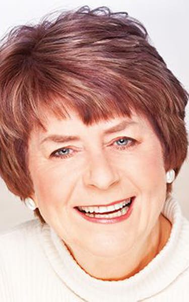 Pam Ayres - Up In The Attic