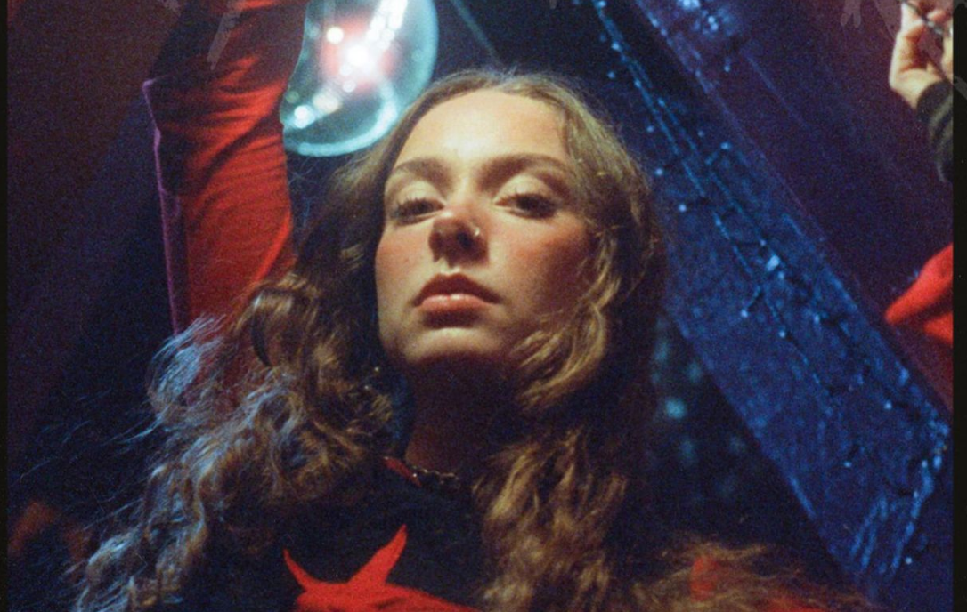 Holly Humberstone tour dates & tickets 2025 Ents24