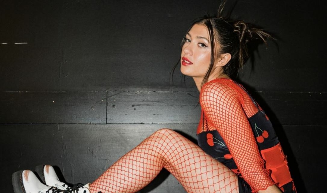 Leah Kate appearing at this event