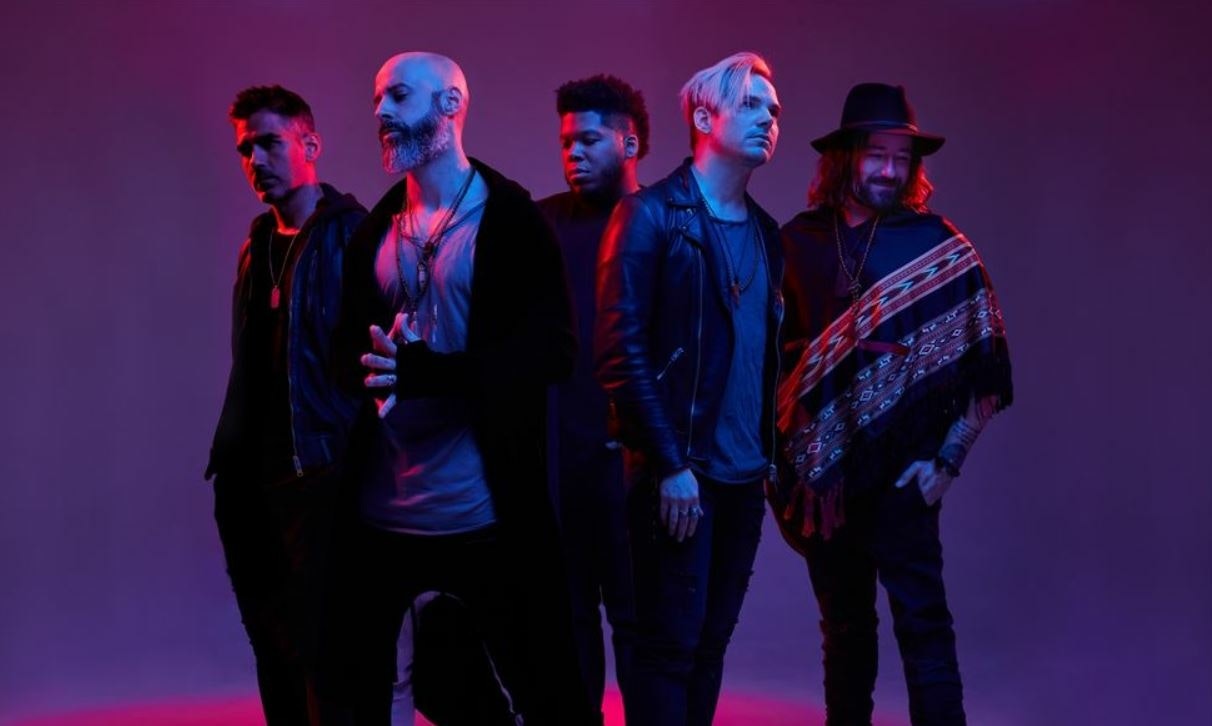 Daughtry appearing at this event