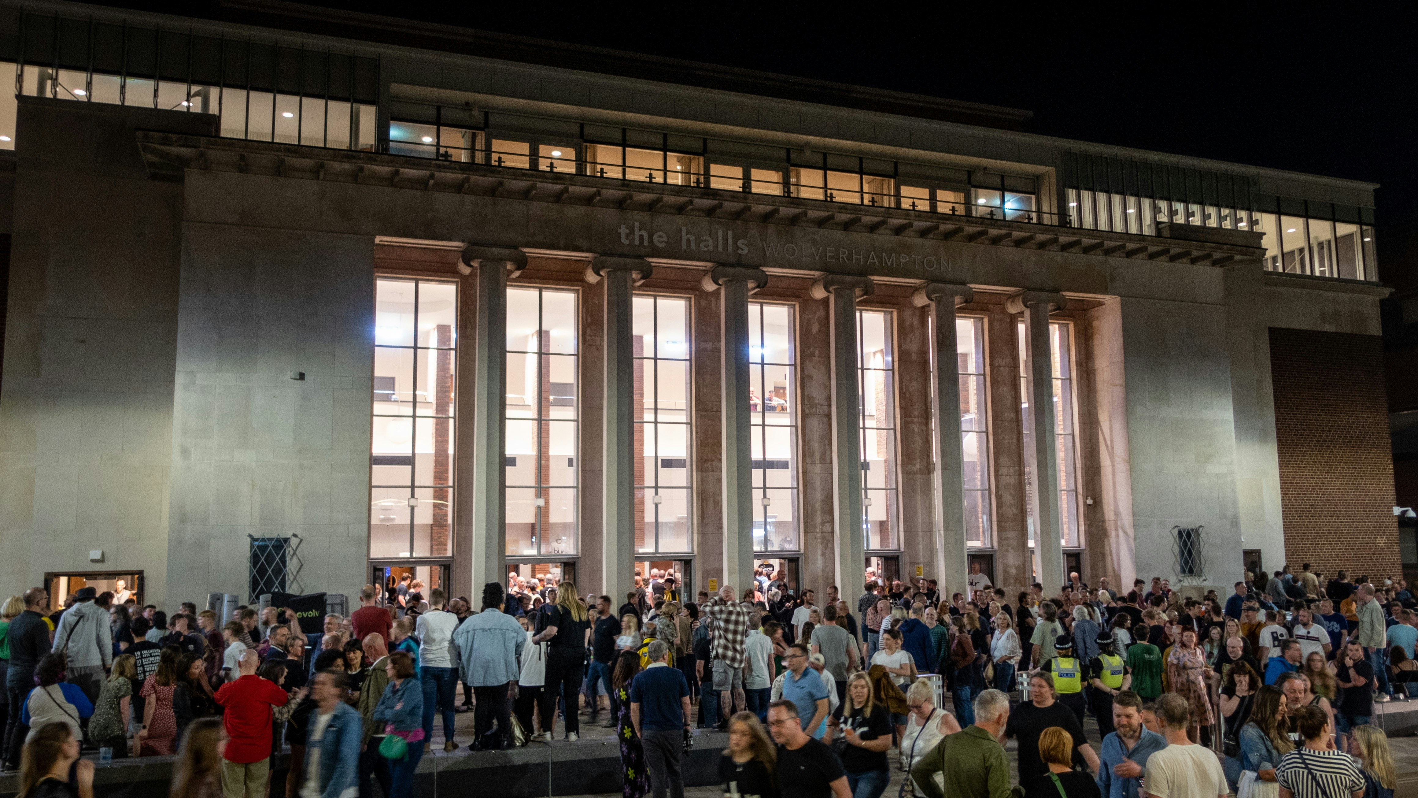 Jeremy Kyle Tells It Like It Is LIVE!