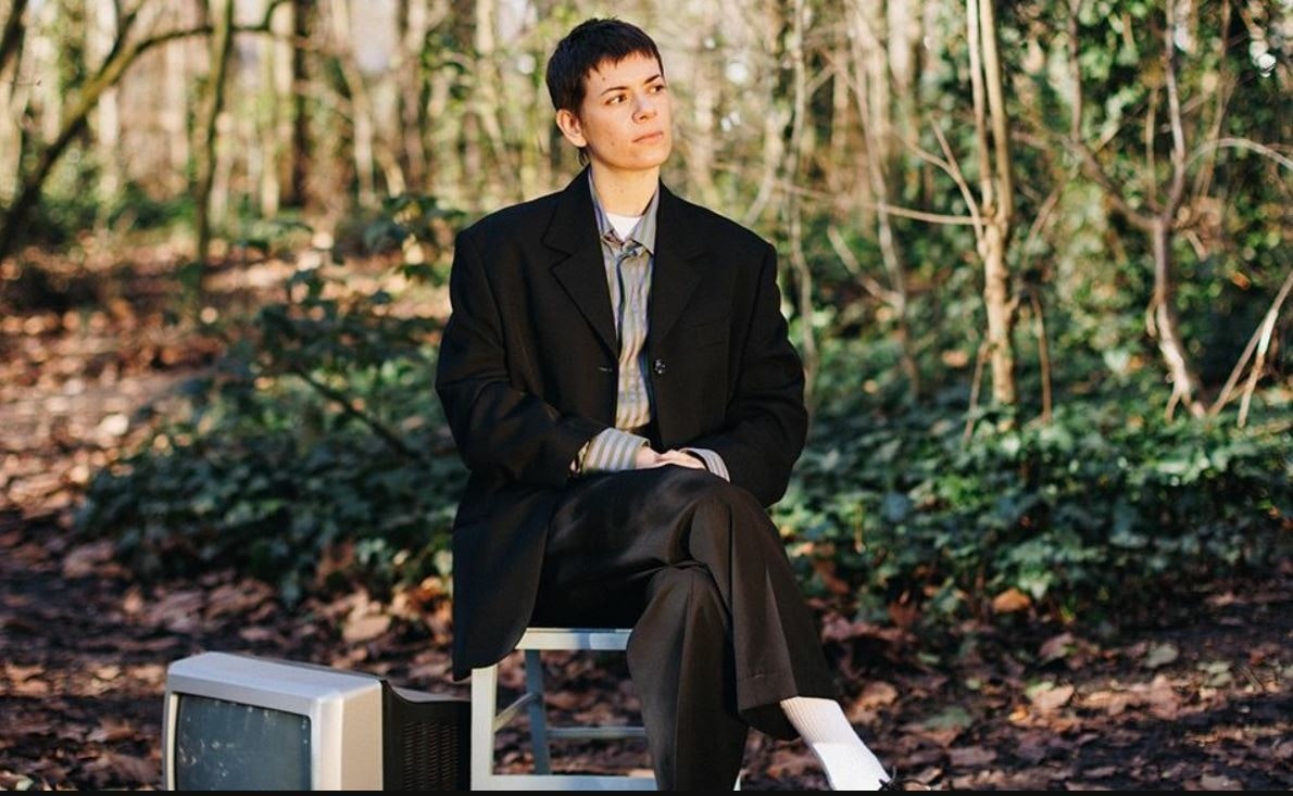 Liz Lawrence appearing at this event