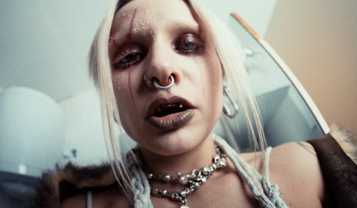 Mimi Barks appearing at this event