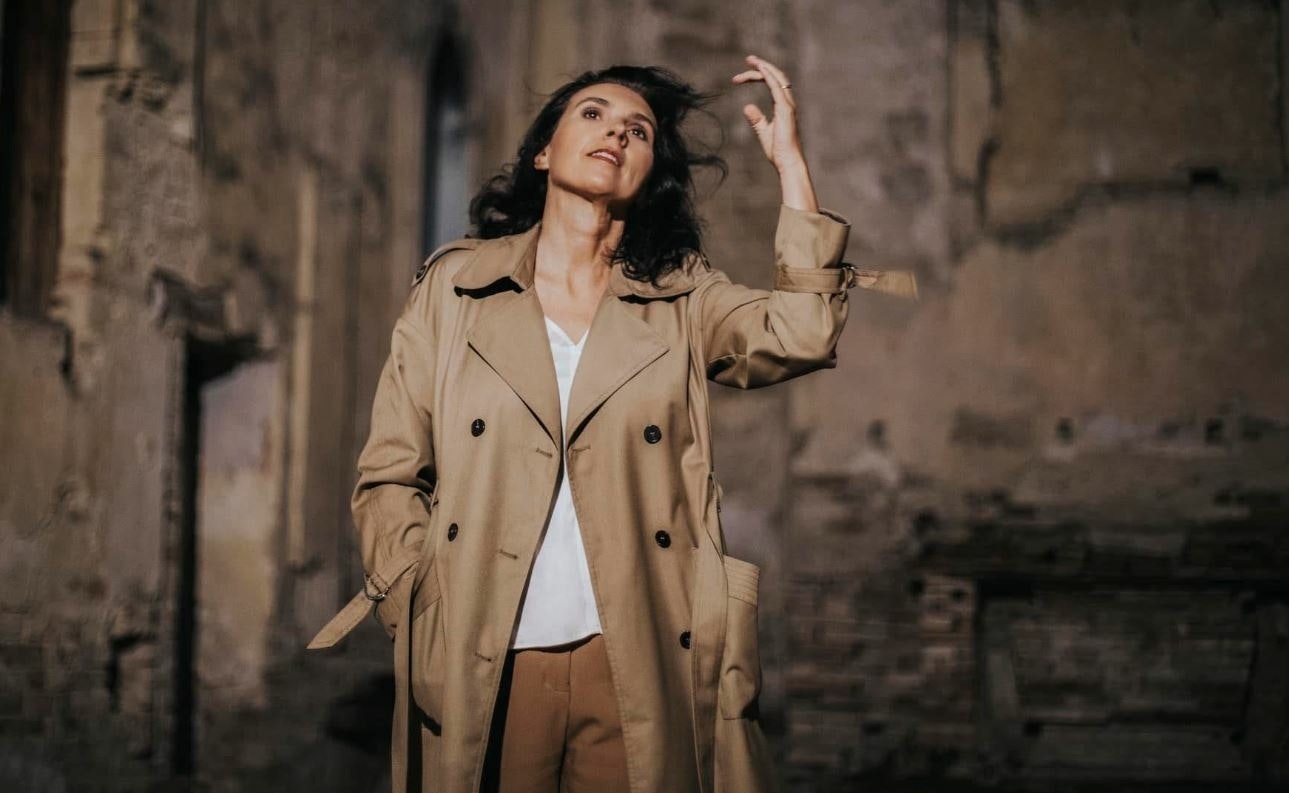 Olivia Belli appearing at this event