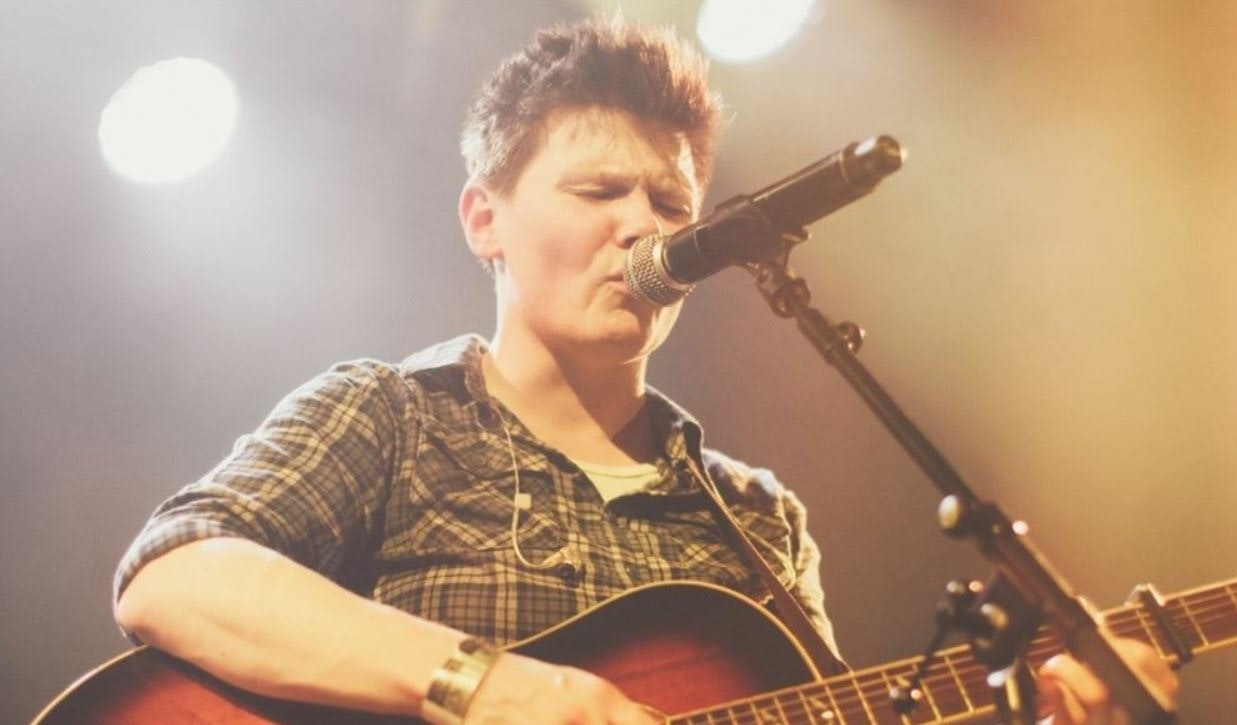 Grace Petrie's Lefty Christmas