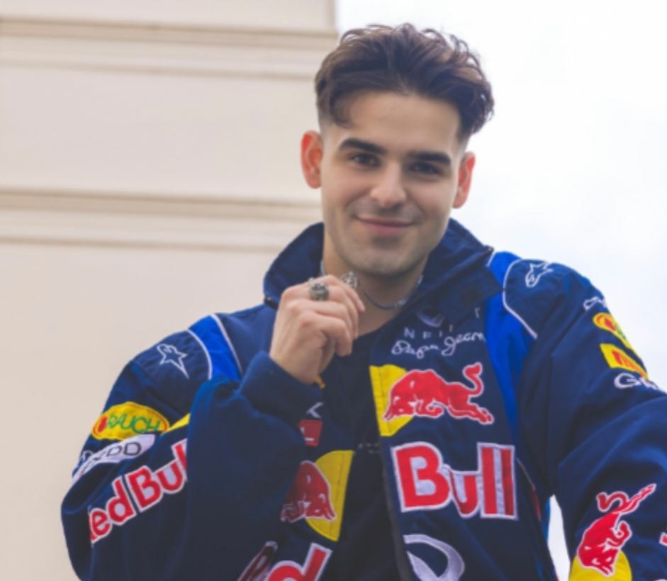 Max Sarre appearing at this event