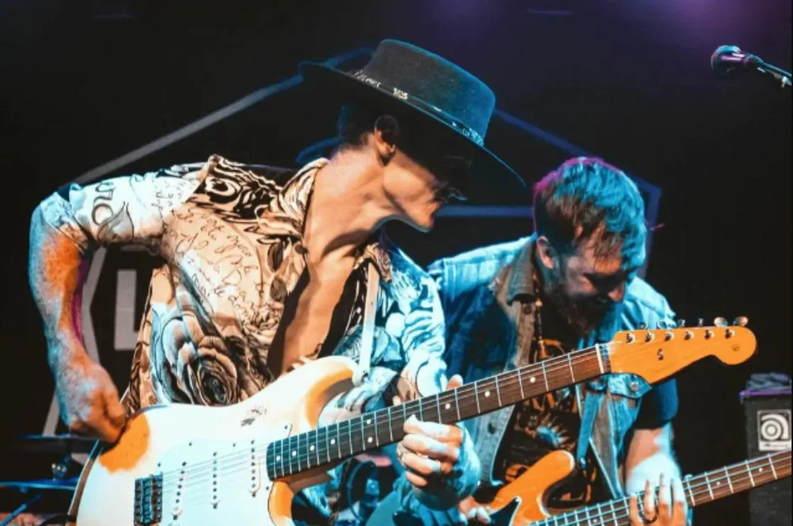 Picture of Lightning Threads