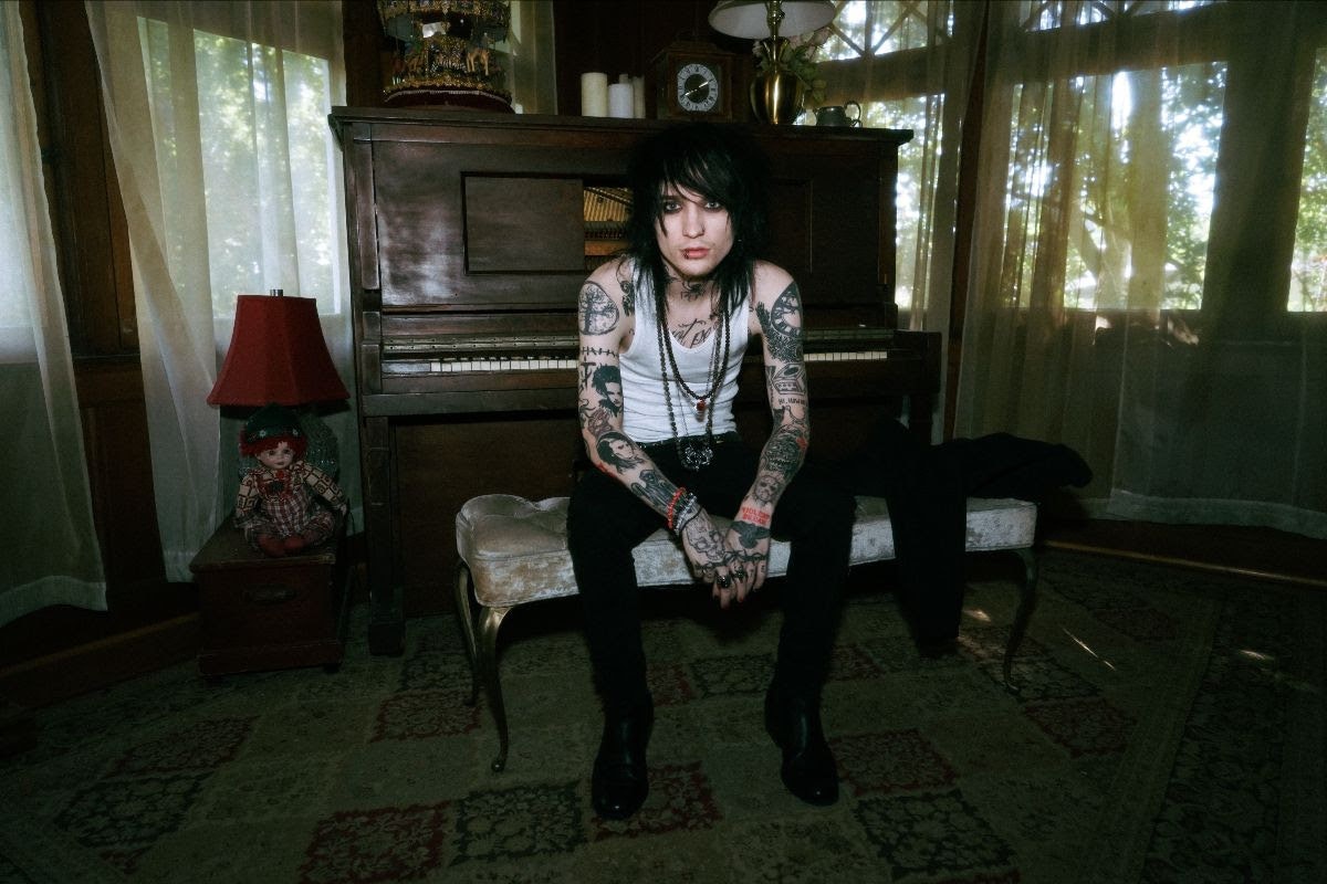 Johnnie Guilbert appearing at this event