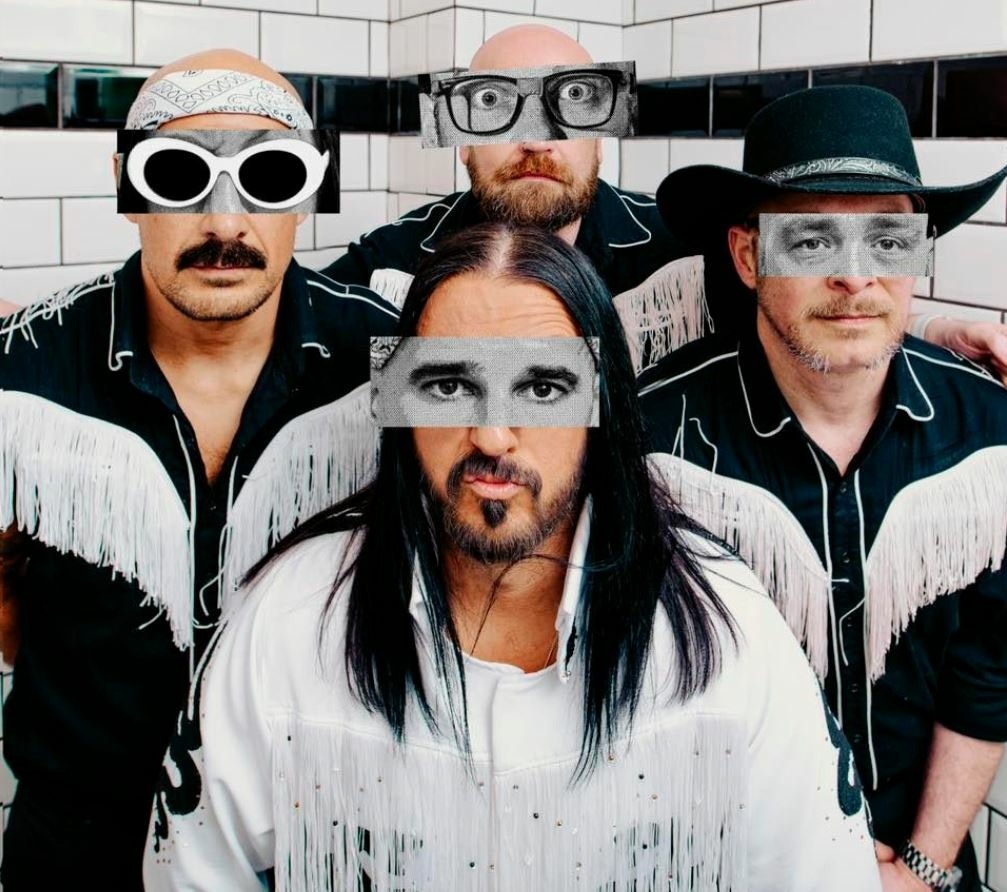 Elvana appearing at this event