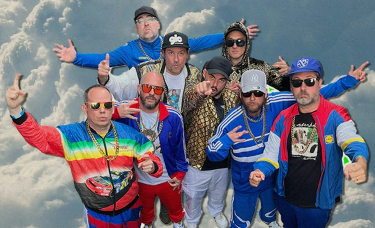 Picture of Goldie Lookin' Chain