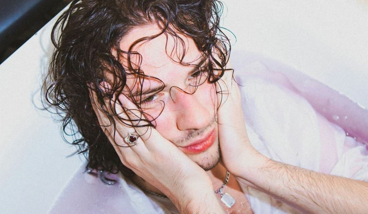 Alex Byron appearing at this event