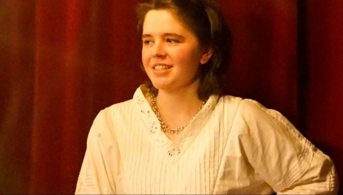 Picture of Victoria Lynn and 'The Pig'