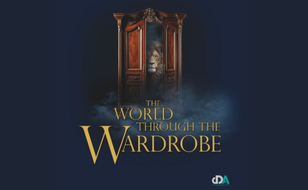 Dance Dynamique - The World Through The Wardrobe