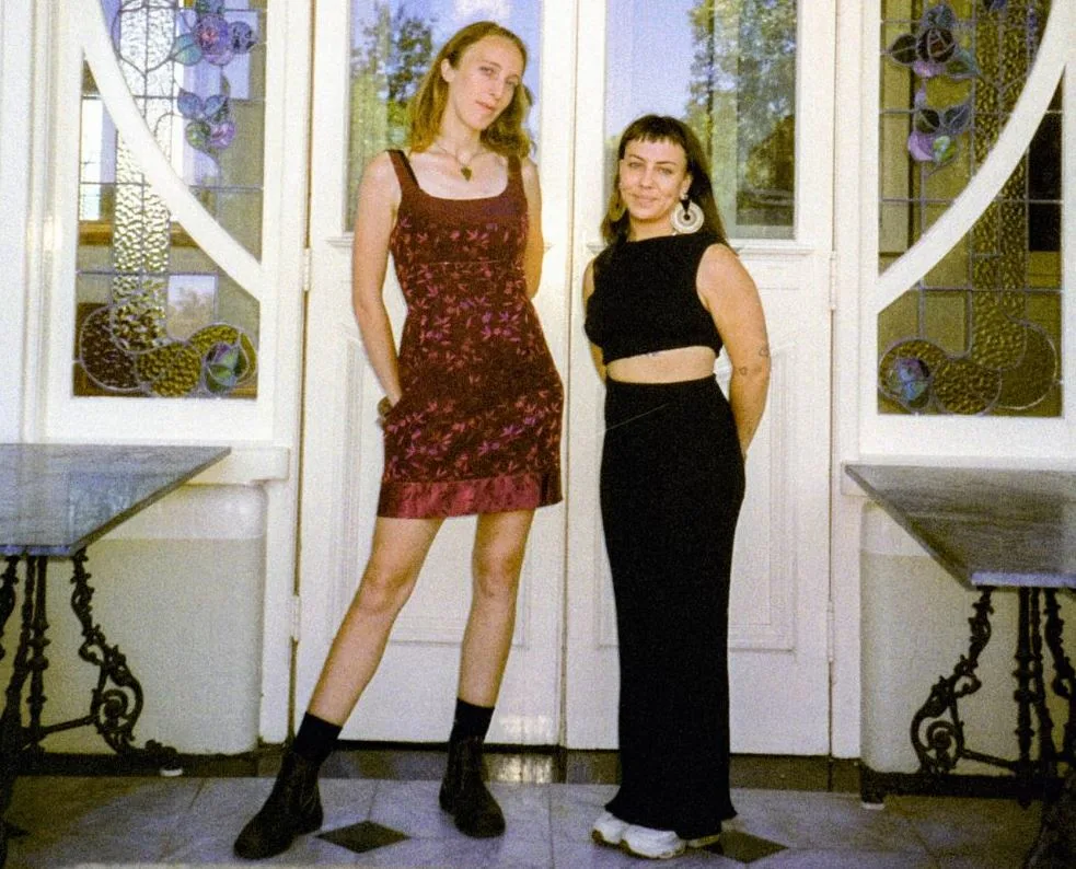 Picture of Andie & Isobel Knight