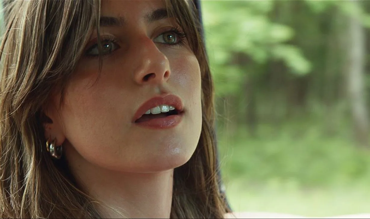 Picture of Elle Coves