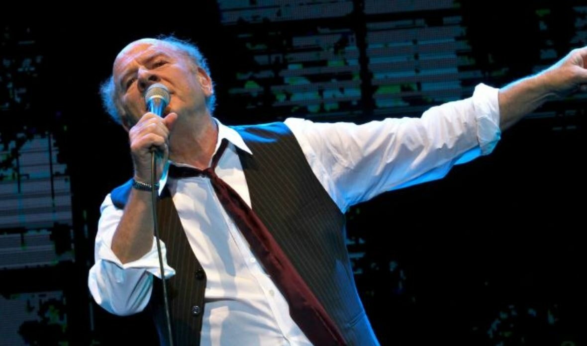 Art Garfunkel appearing at this event