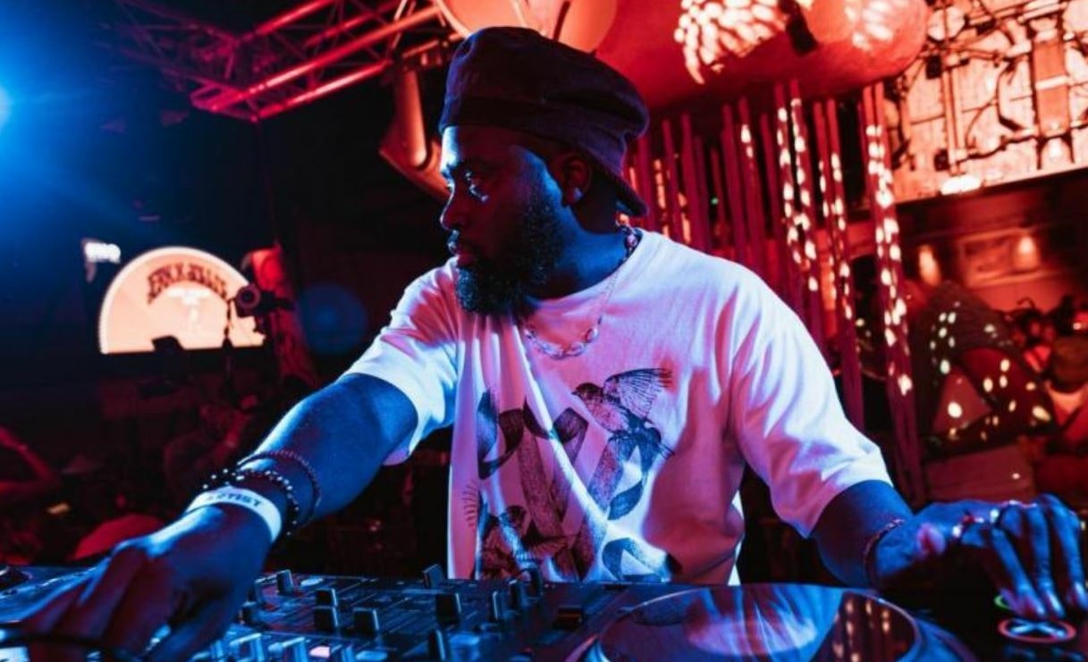 Juls appearing at this event