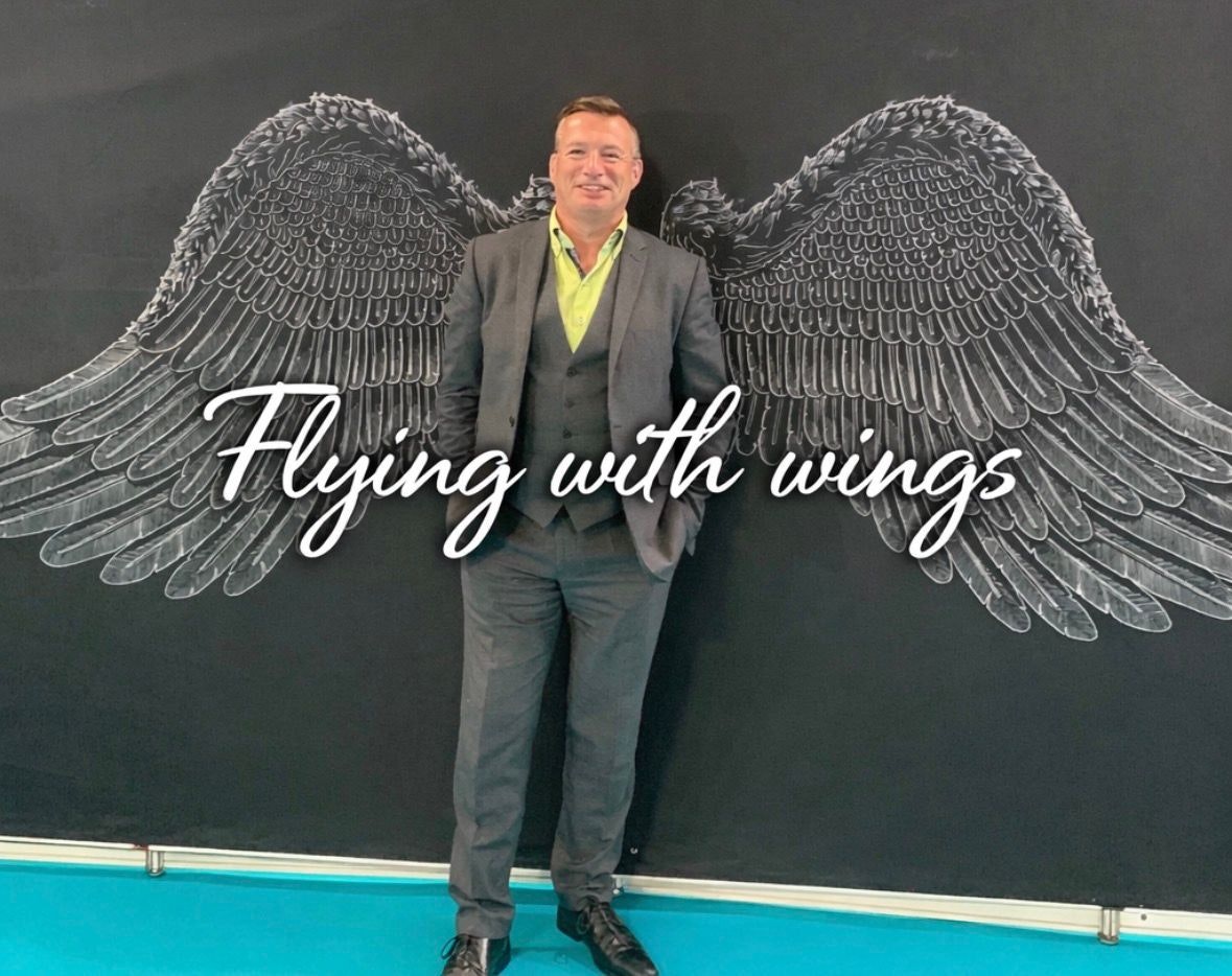 An Auience with Award Winning Psychic Medium Graham MacLauren