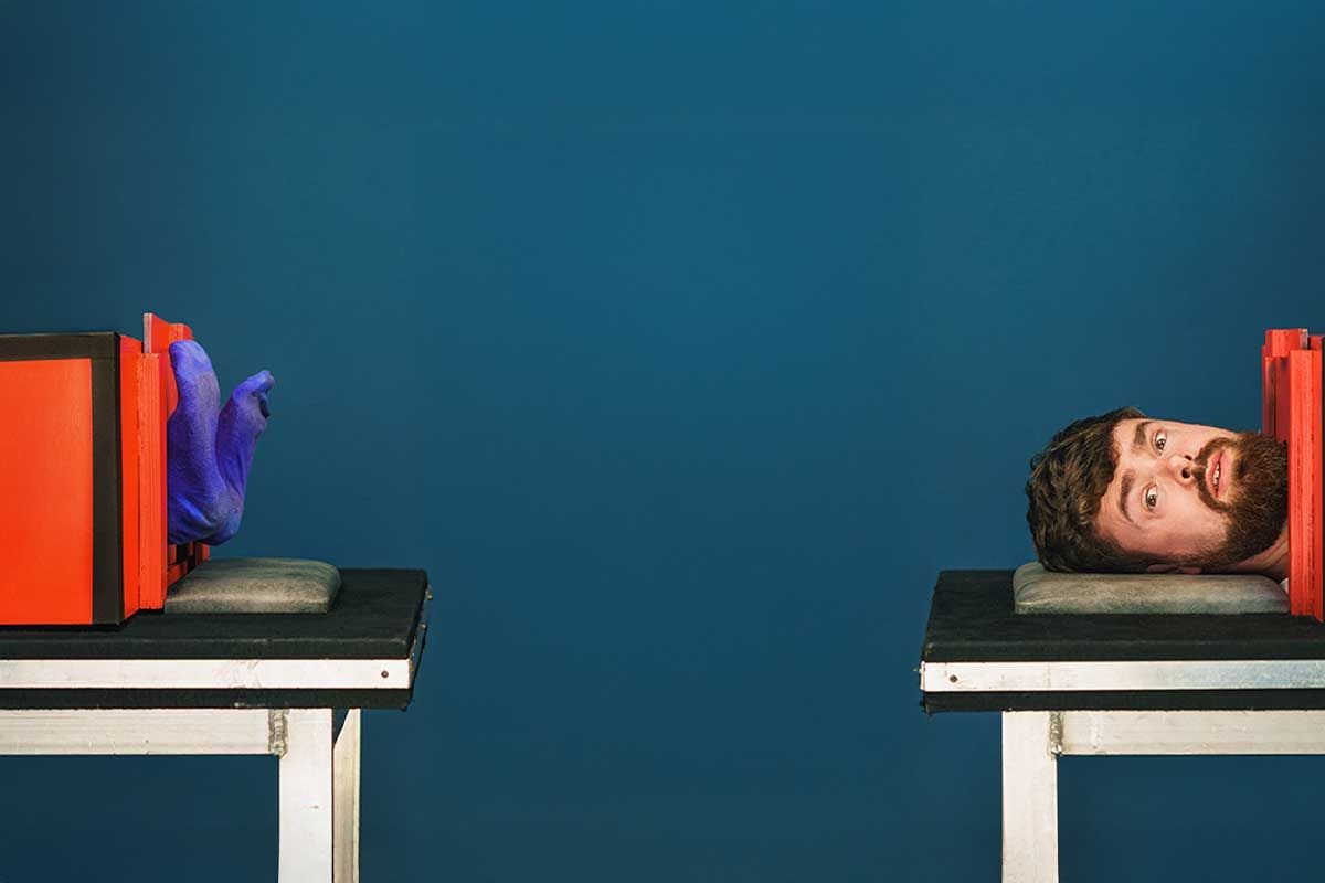 Tom Brace Saws Himself In Half