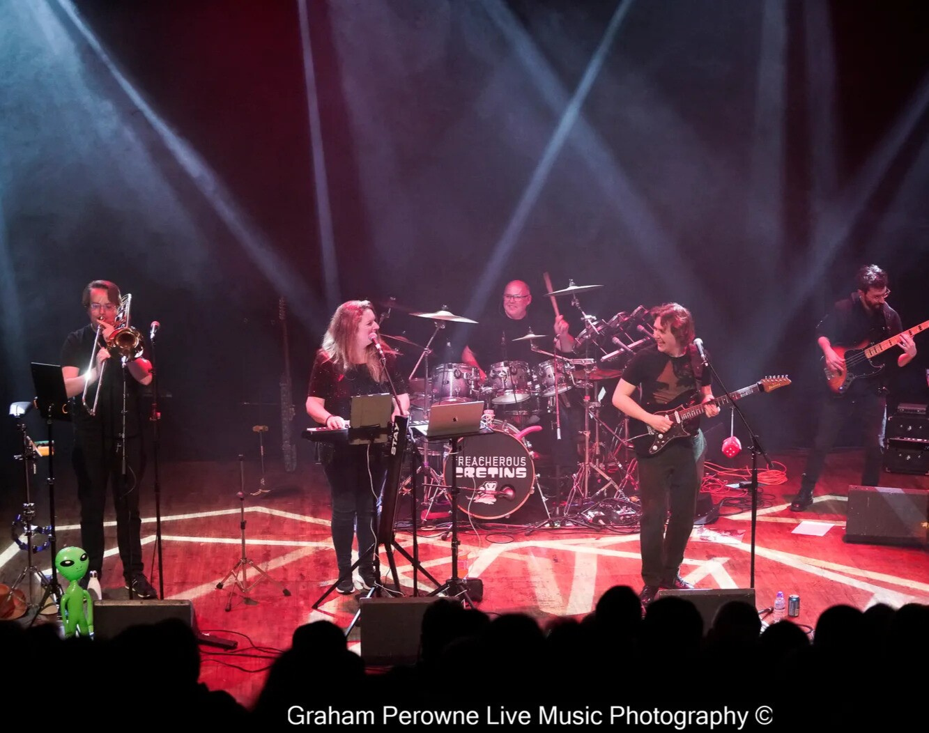 Treacherous Cretins play Zappa